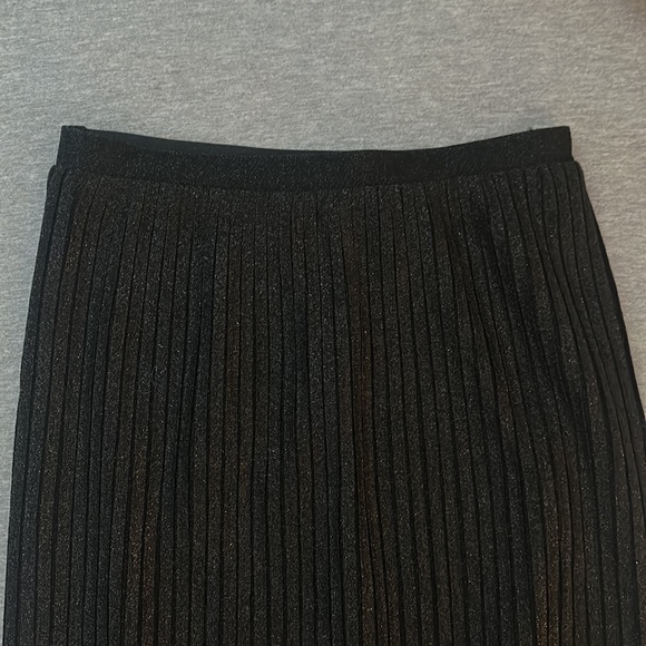 SOLD Kimchi Blue pleated metallic shimmer midi skirt - Picture 4 of 14